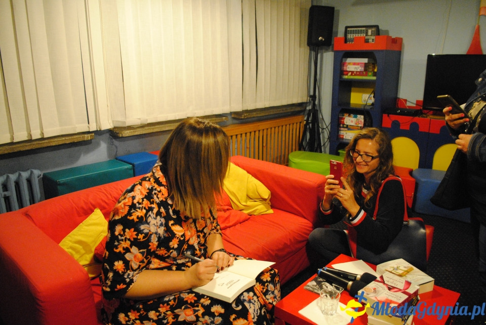 Spotkanie autorskie z Magdaleną Witkiewicz w Bibliotece Obłuże - 27.09.2019