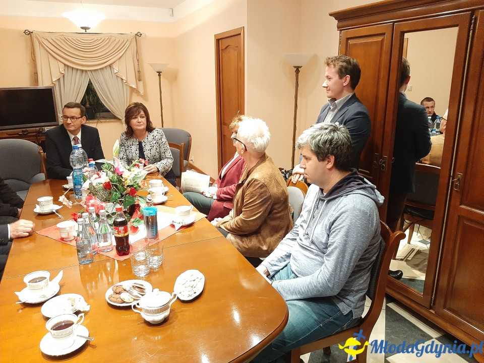 Premier Mateusz Morawiecki - spotkanie ze sztabem poseł Małgorzaty Zwiercan