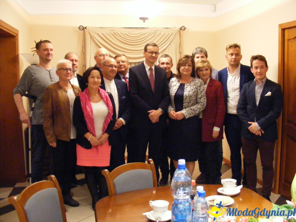 Premier Mateusz Morawiecki - spotkanie ze sztabem poseł Małgorzaty Zwiercan