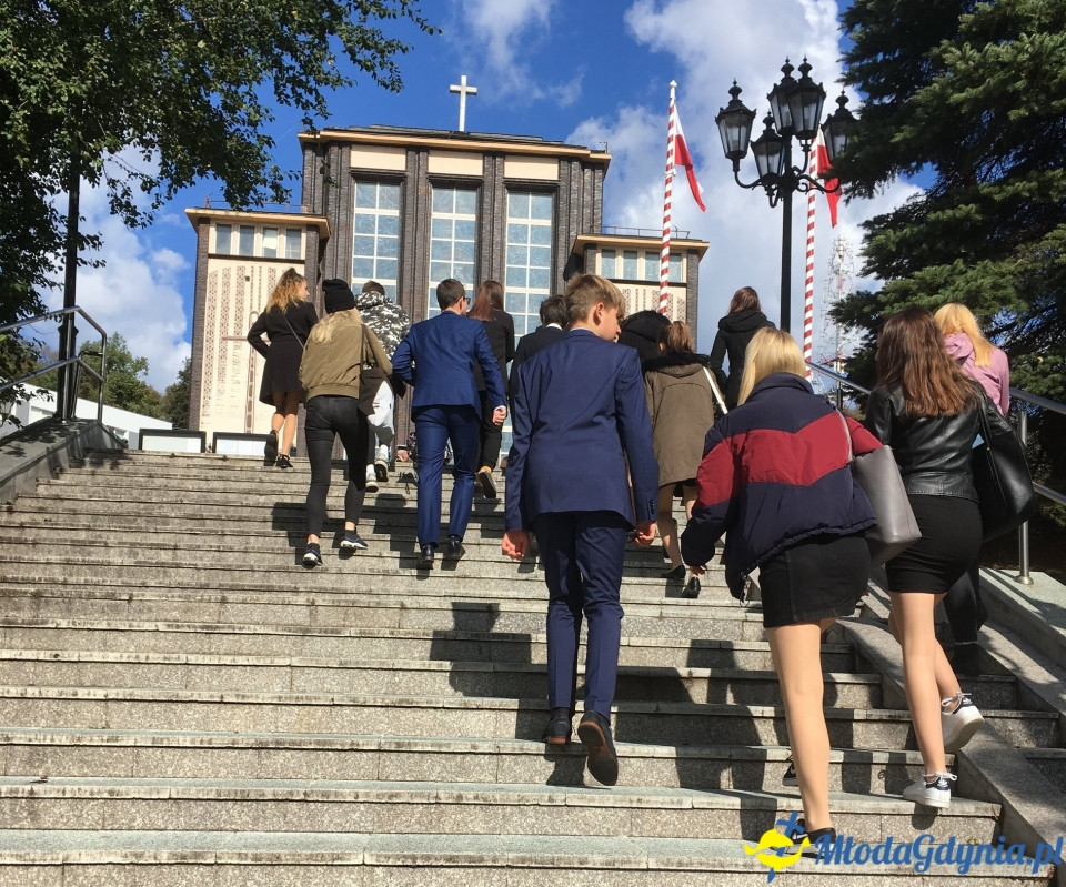 V LO - Odsłonięcie tablicy upamiętniającej Patrona i na grobie Patrona w 80 rocznicę śmierci