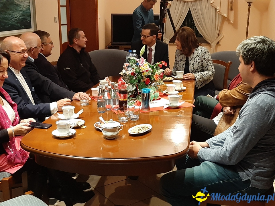 Premier Mateusz Morawiecki - spotkanie ze sztabem poseł Małgorzaty Zwiercan