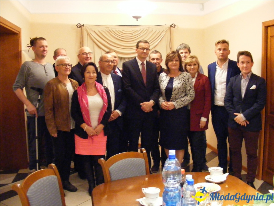 Premier Mateusz Morawiecki - spotkanie ze sztabem poseł Małgorzaty Zwiercan