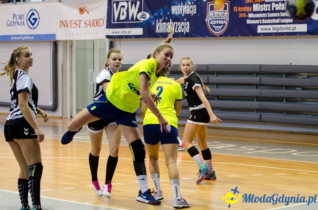 Juniorki starsze SPR Arka Gdynia zdeklasowały zespół MKS Sambor Tczew