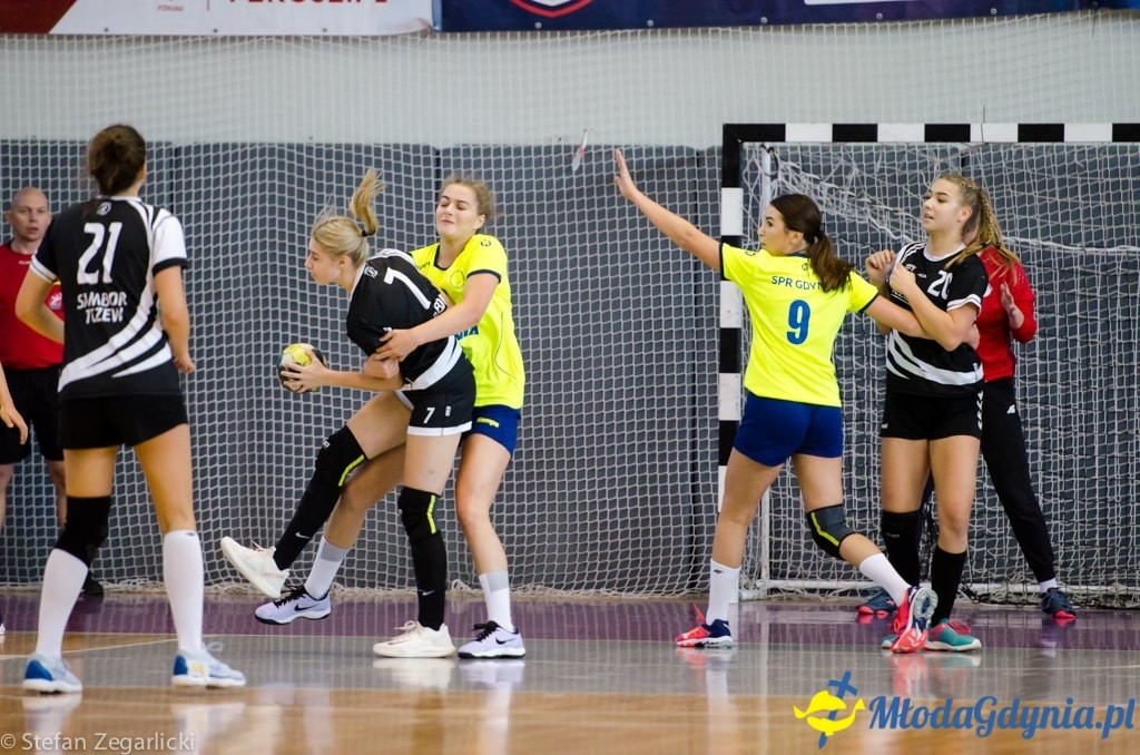 Juniorki starsze SPR Arka Gdynia zdeklasowały zespół MKS Sambor Tczew