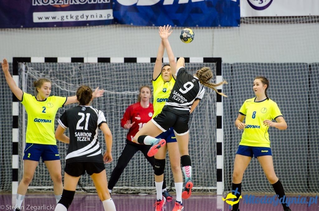 Juniorki starsze SPR Arka Gdynia zdeklasowały zespół MKS Sambor Tczew
