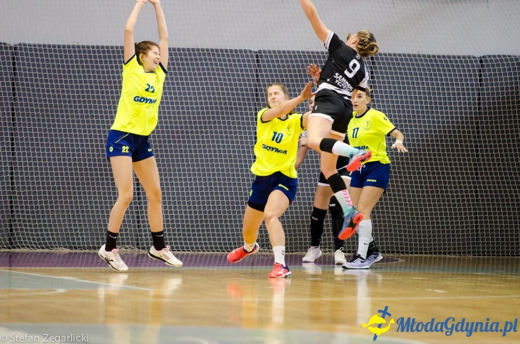Juniorki starsze SPR Arka Gdynia zdeklasowały zespół MKS Sambor Tczew