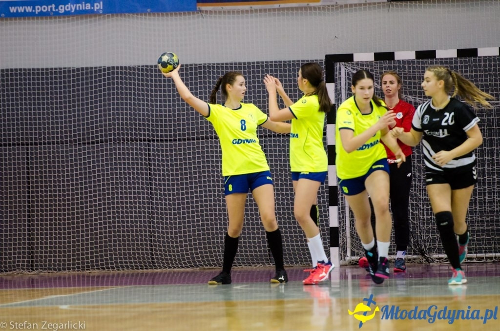 Juniorki starsze SPR Arka Gdynia zdeklasowały zespół MKS Sambor Tczew