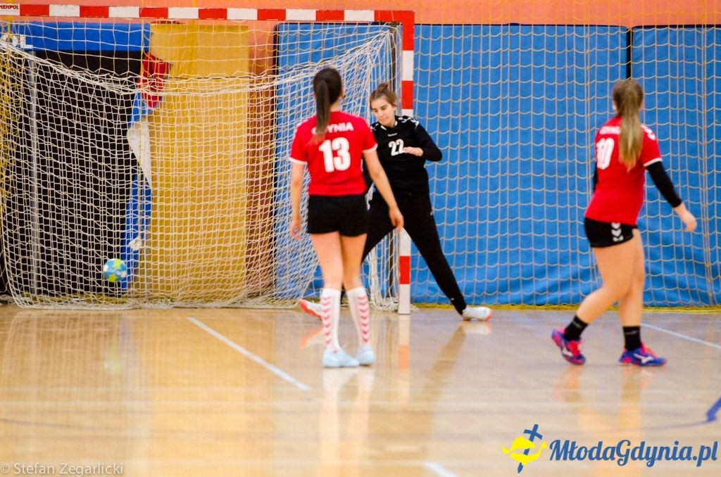 Młodziczki SPR - UKS Cisowa Gdynia i MKS Słupia