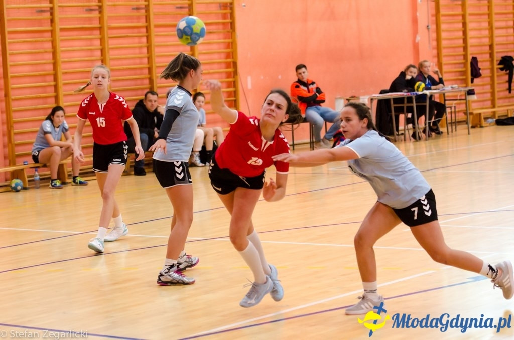 Młodziczki SPR - UKS Cisowa Gdynia i MKS Słupia