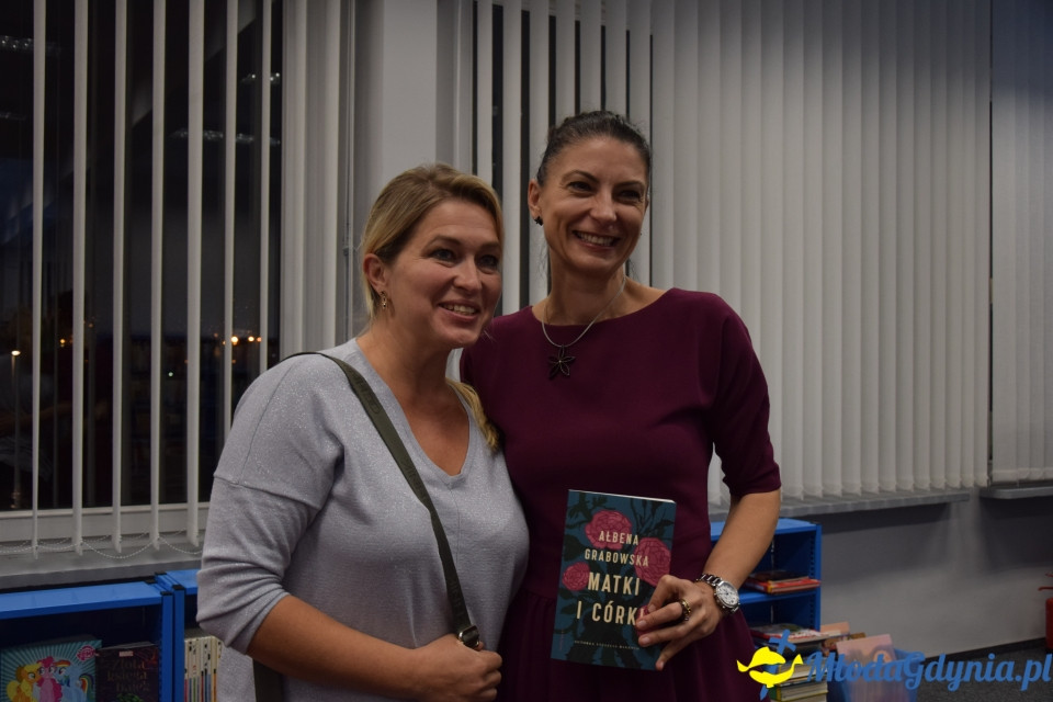 Spotkanie autorskie z Ałbeną Grabowską w Bibliotece Obłuże - 11.10.2019 r.