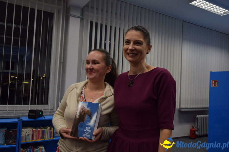 Spotkanie autorskie z Ałbeną Grabowską w Bibliotece Obłuże - 11.10.2019 r.