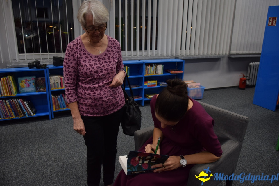 Spotkanie autorskie z Ałbeną Grabowską w Bibliotece Obłuże - 11.10.2019 r.