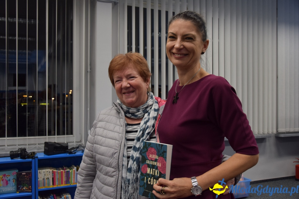 Spotkanie autorskie z Ałbeną Grabowską w Bibliotece Obłuże - 11.10.2019 r.