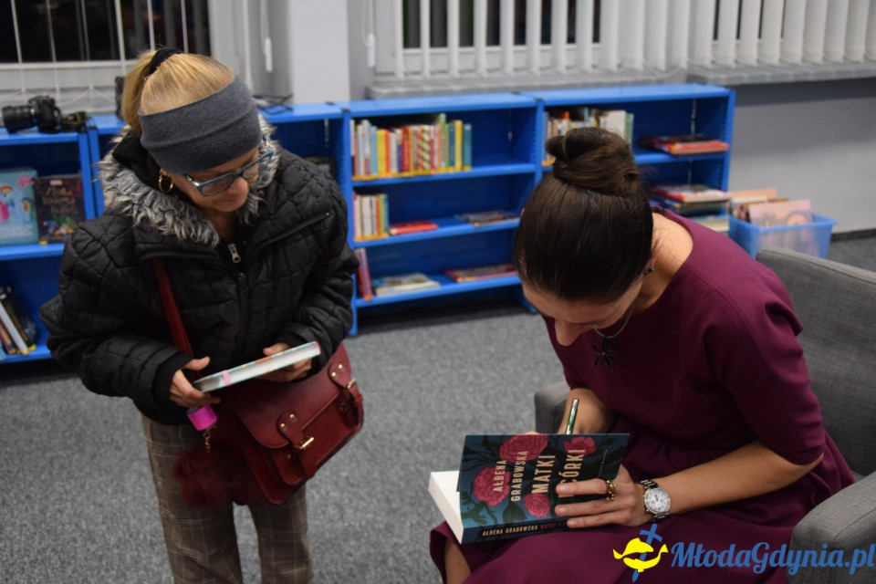 Spotkanie autorskie z Ałbeną Grabowską w Bibliotece Obłuże - 11.10.2019 r.