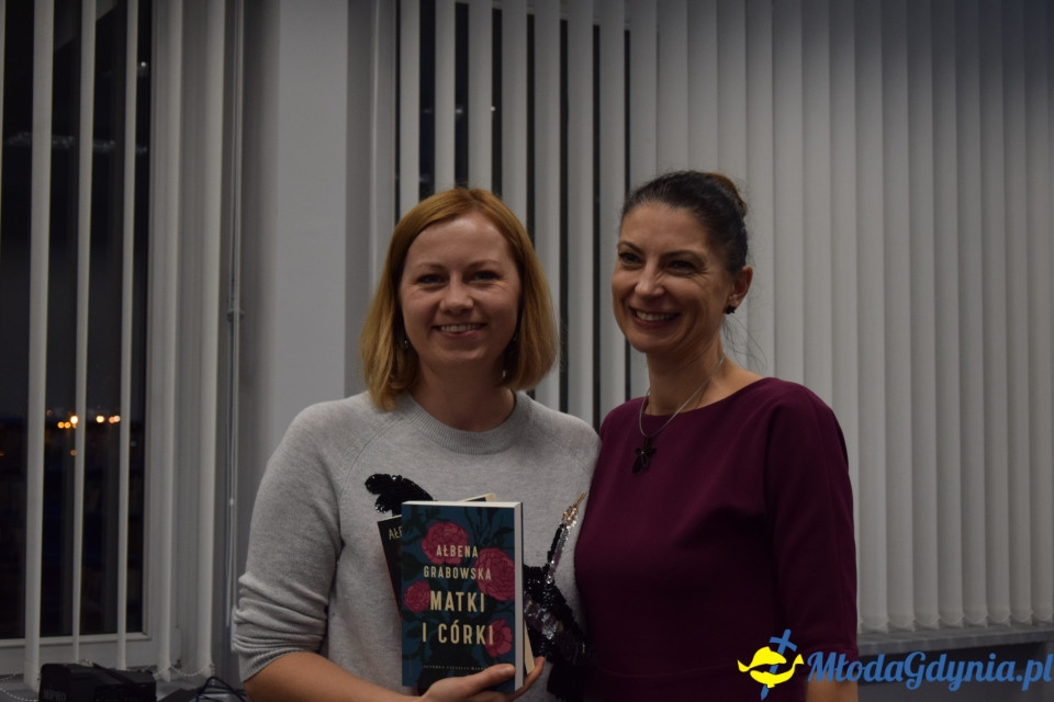 Spotkanie autorskie z Ałbeną Grabowską w Bibliotece Obłuże - 11.10.2019 r.