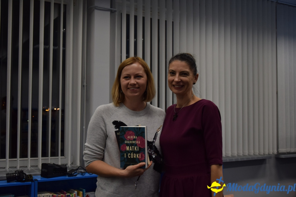 Spotkanie autorskie z Ałbeną Grabowską w Bibliotece Obłuże - 11.10.2019 r.