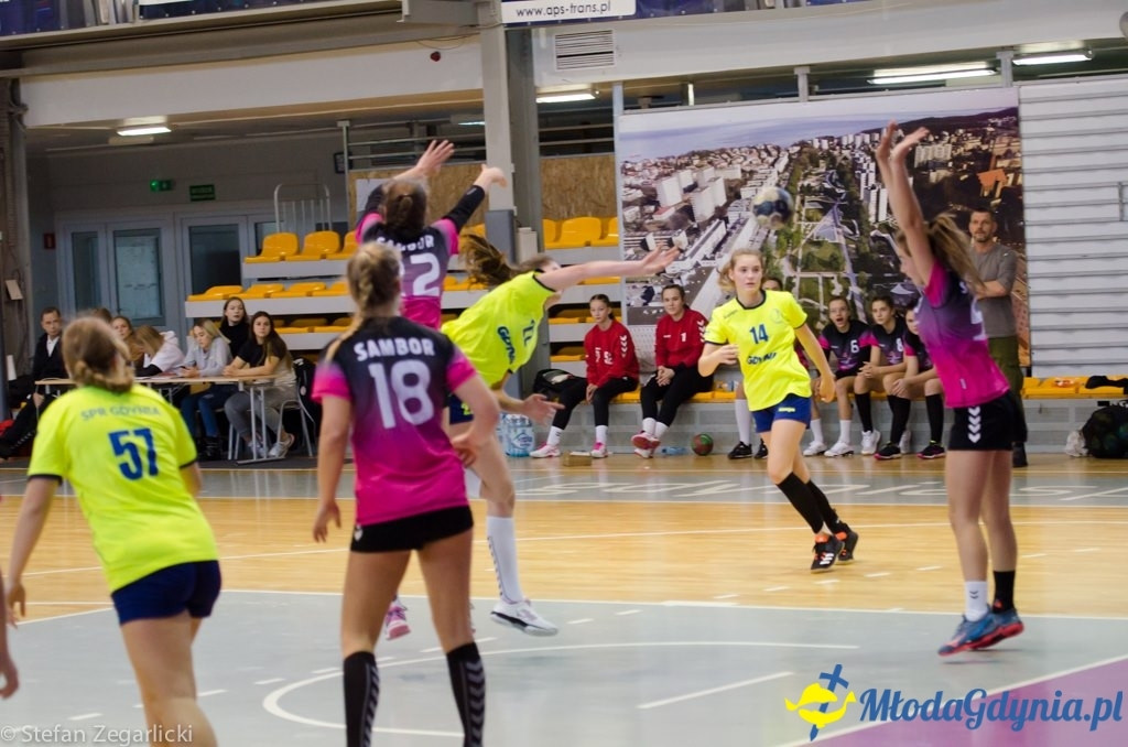 Juniorki młodsze SPR Arka Gdynia -  MKS Sambor Tczew