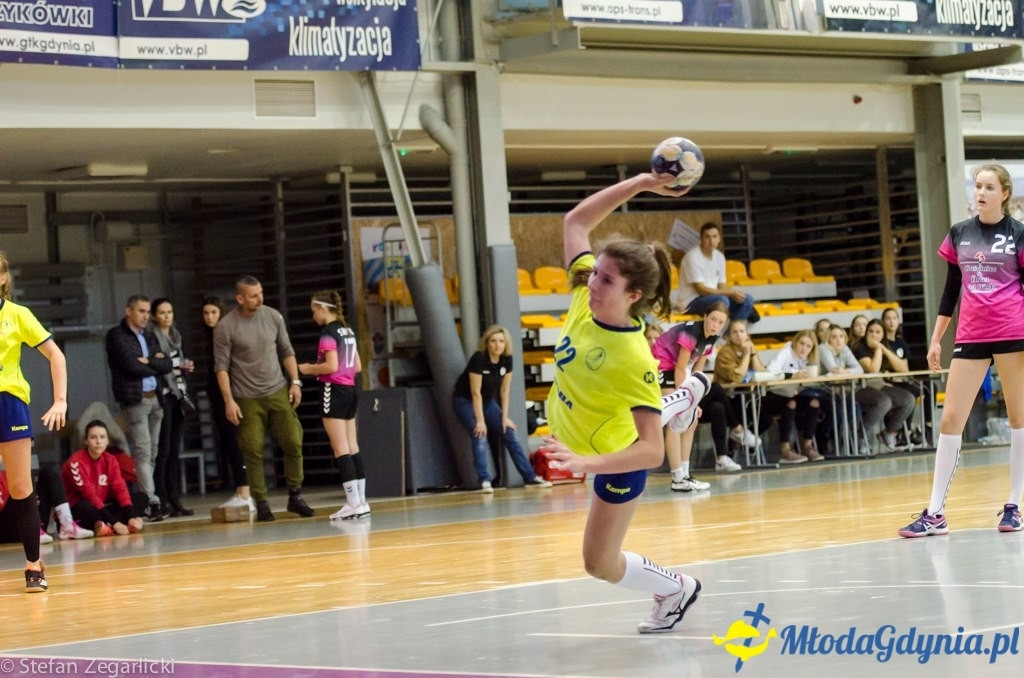 Juniorki młodsze SPR Arka Gdynia -  MKS Sambor Tczew