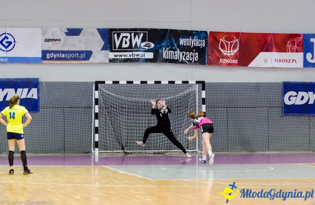 Juniorki młodsze SPR Arka Gdynia -  MKS Sambor Tczew