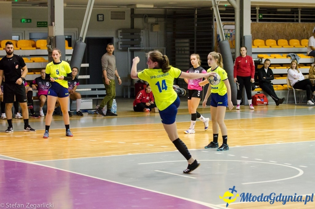 Juniorki młodsze SPR Arka Gdynia -  MKS Sambor Tczew
