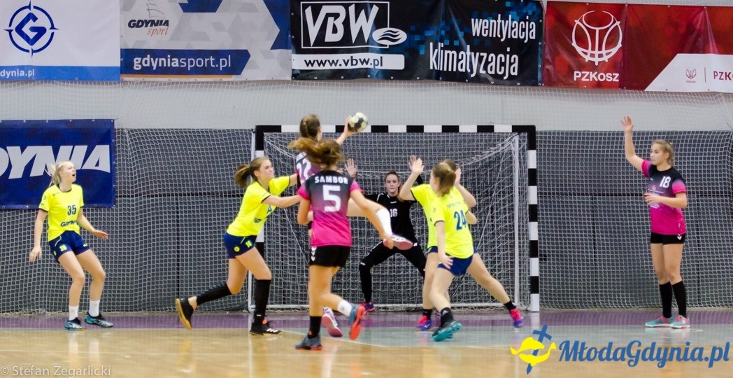 Juniorki młodsze SPR Arka Gdynia -  MKS Sambor Tczew