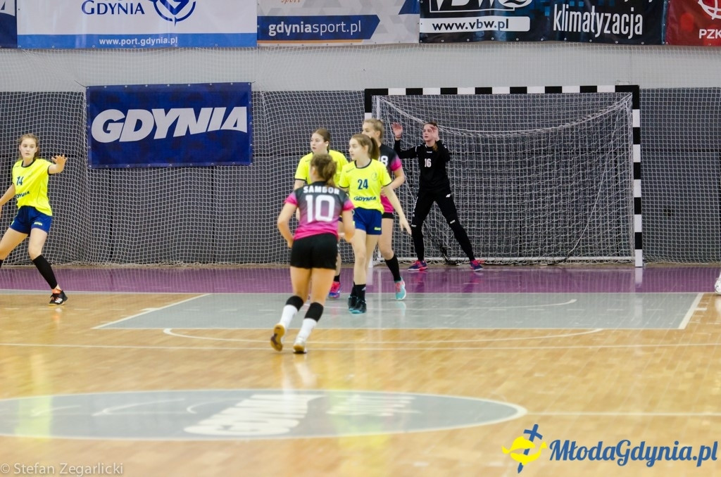 Juniorki młodsze SPR Arka Gdynia -  MKS Sambor Tczew
