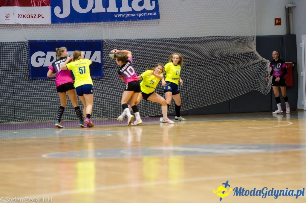 Juniorki młodsze SPR Arka Gdynia -  MKS Sambor Tczew