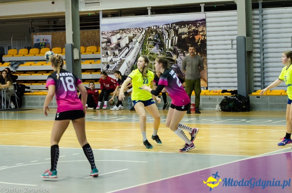 Juniorki młodsze SPR Arka Gdynia -  MKS Sambor Tczew