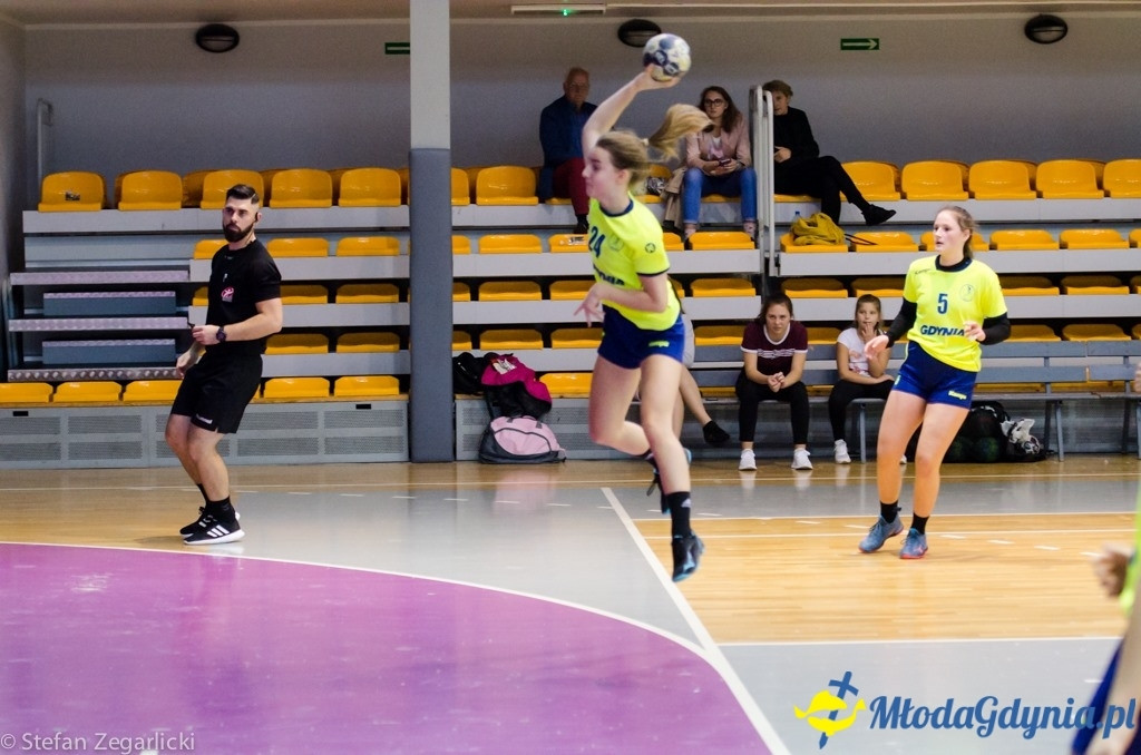 Juniorki młodsze SPR Arka Gdynia -  MKS Sambor Tczew