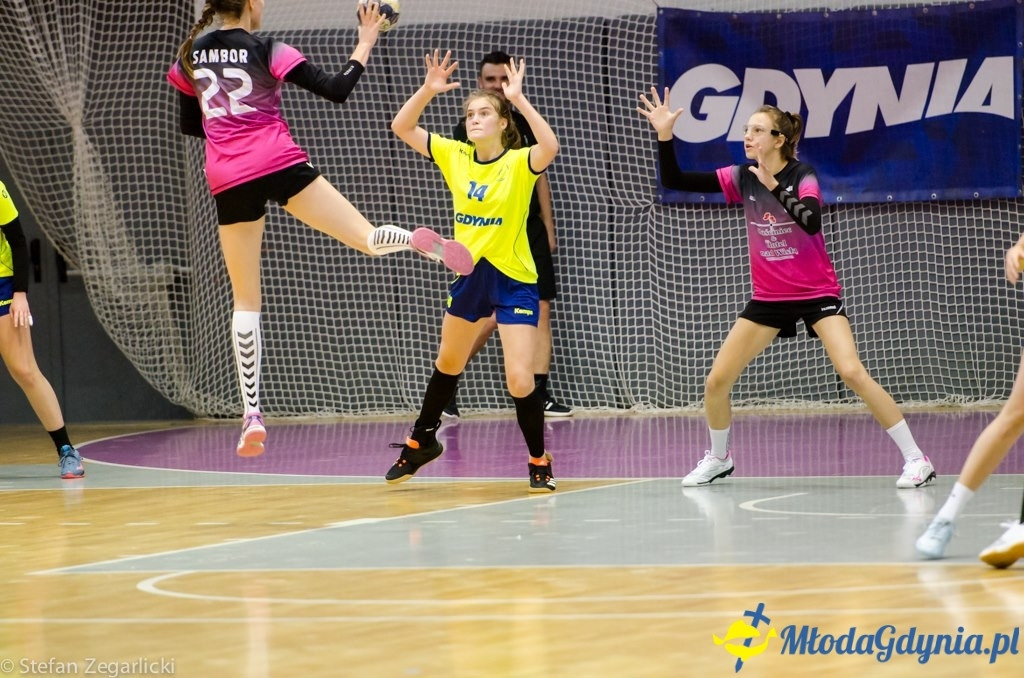 Juniorki młodsze SPR Arka Gdynia -  MKS Sambor Tczew