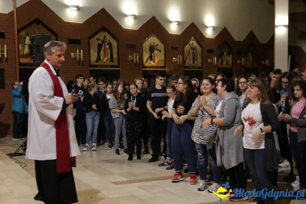 Wieczór Modlitwy Młodych w parafii Zesłania Ducha Świętego w Sopocie