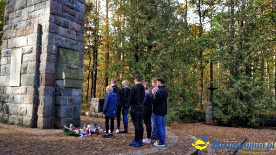 X LO w Piaśnicy