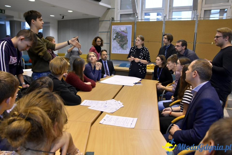 Transport miejski w Gdyni ? Okrągły Stół