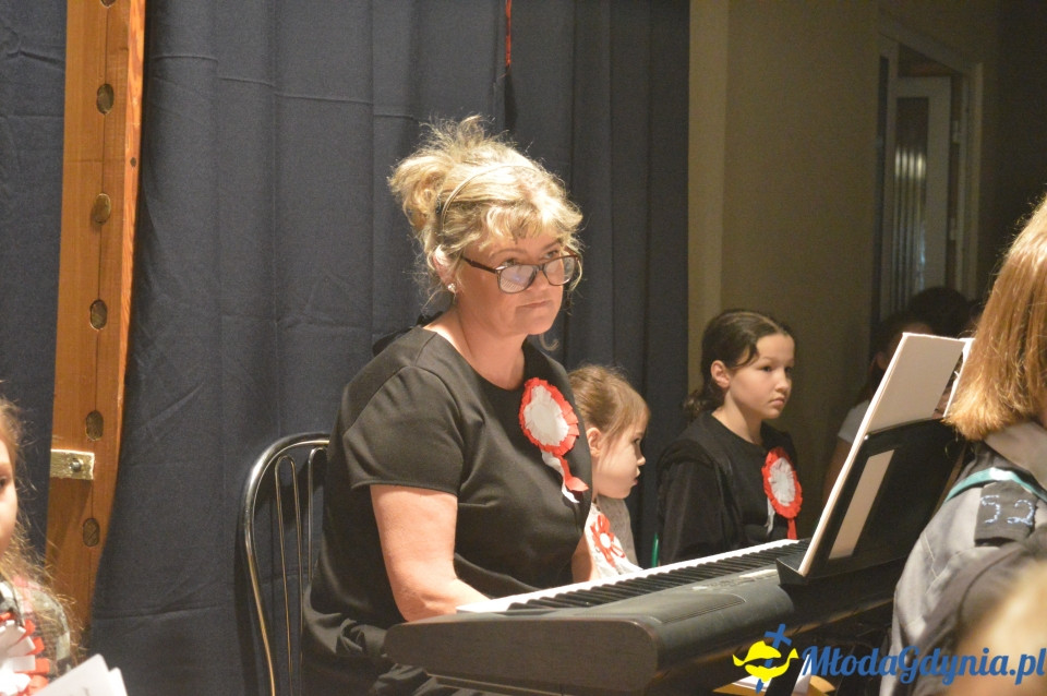 Szkoła Podstawowa nr 23 w Gdyni - Wieczornica Niepodległościowa