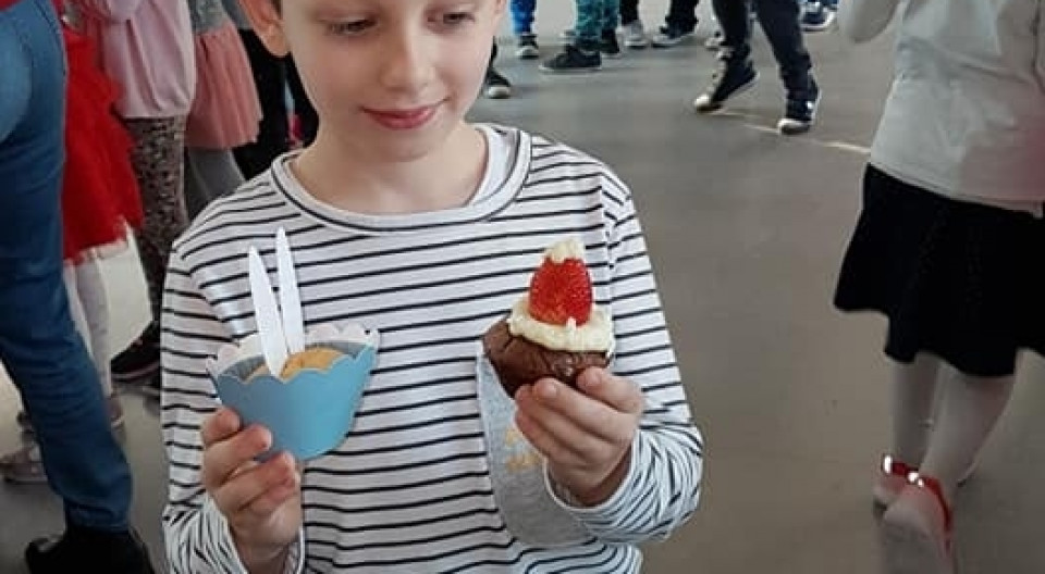 SP 31 - Mikołajkowy kiermasz babeczek