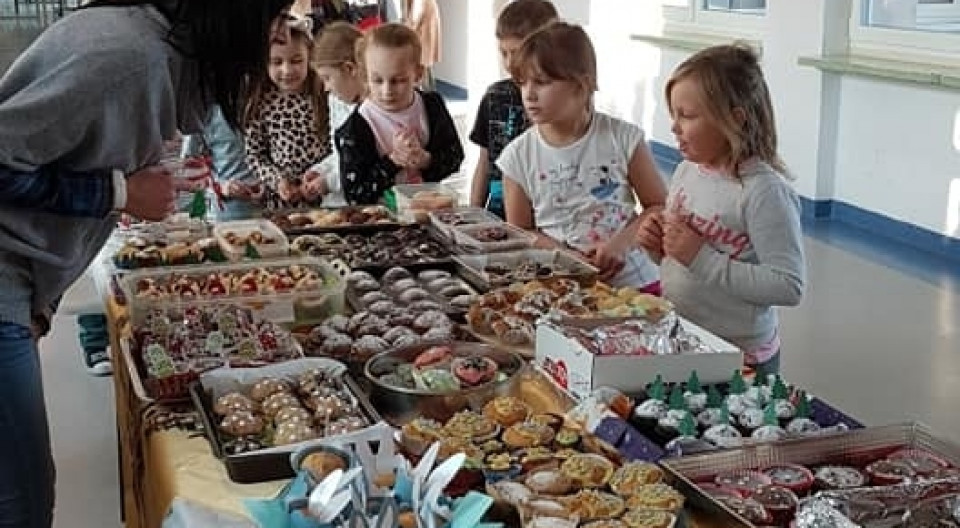 SP 31 - Mikołajkowy kiermasz babeczek