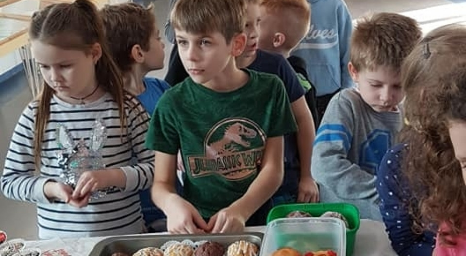 SP 31 - Mikołajkowy kiermasz babeczek