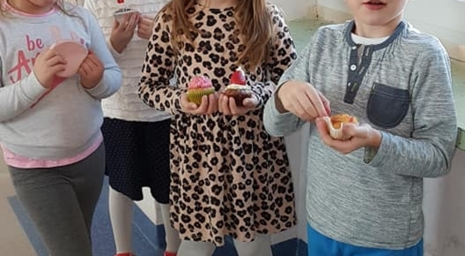 SP 31 - Mikołajkowy kiermasz babeczek