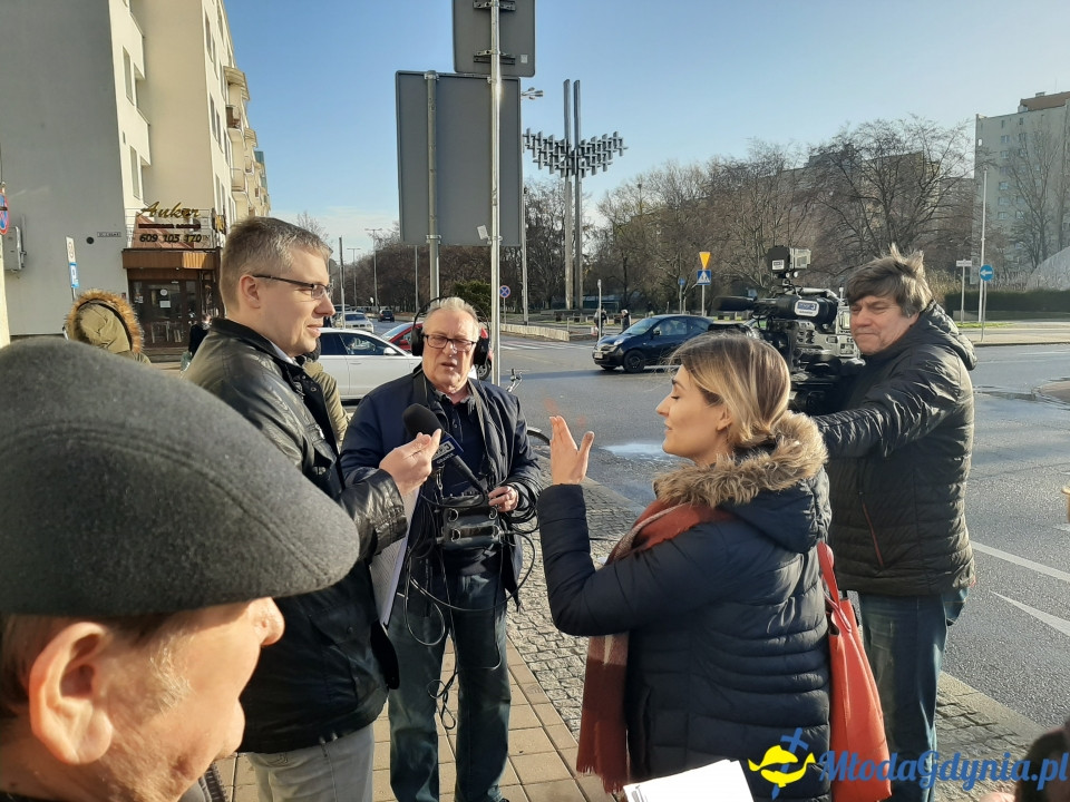 Protest przed UM podwyżki śmieci 09.12.2019