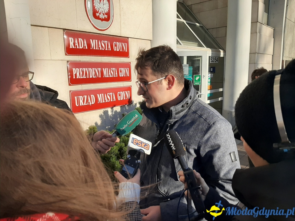 Protest przed UM podwyżki śmieci 09.12.2019