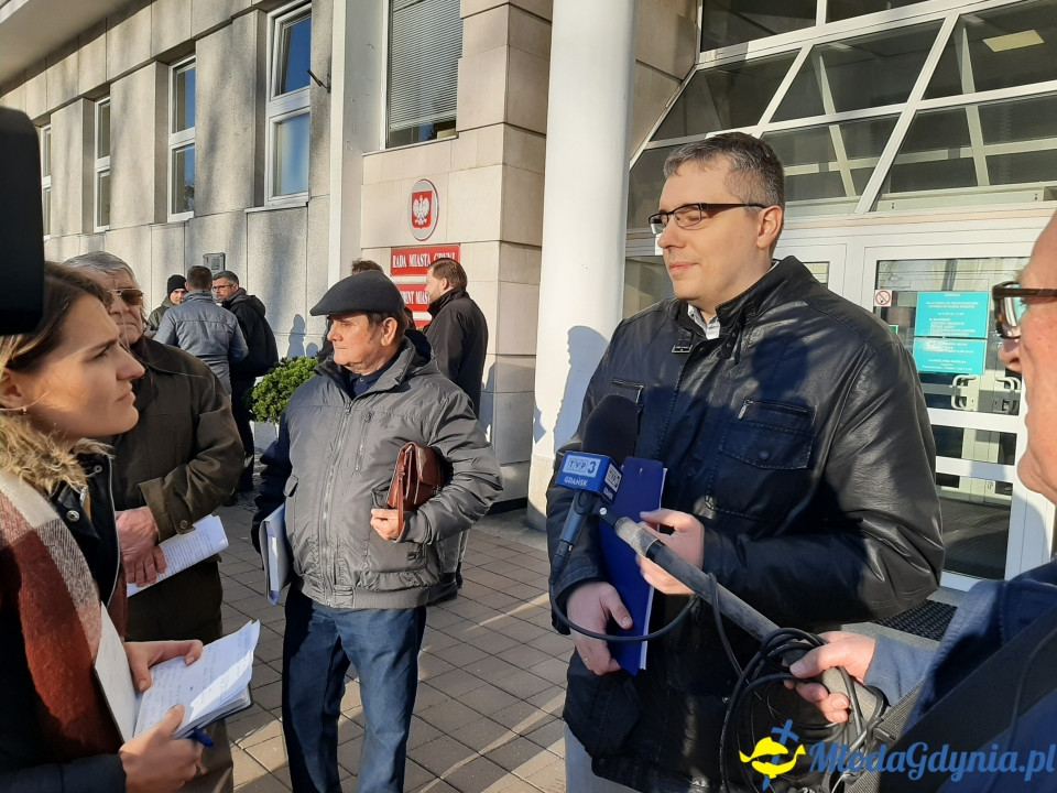 Protest przed UM podwyżki śmieci 09.12.2019