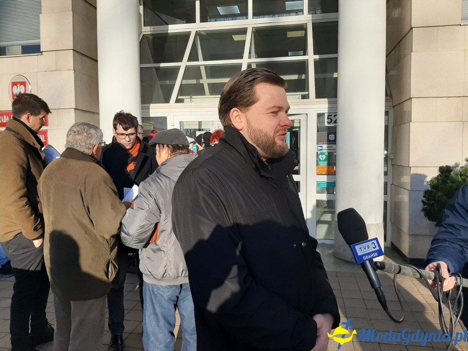 Protest przed UM podwyżki śmieci 09.12.2019