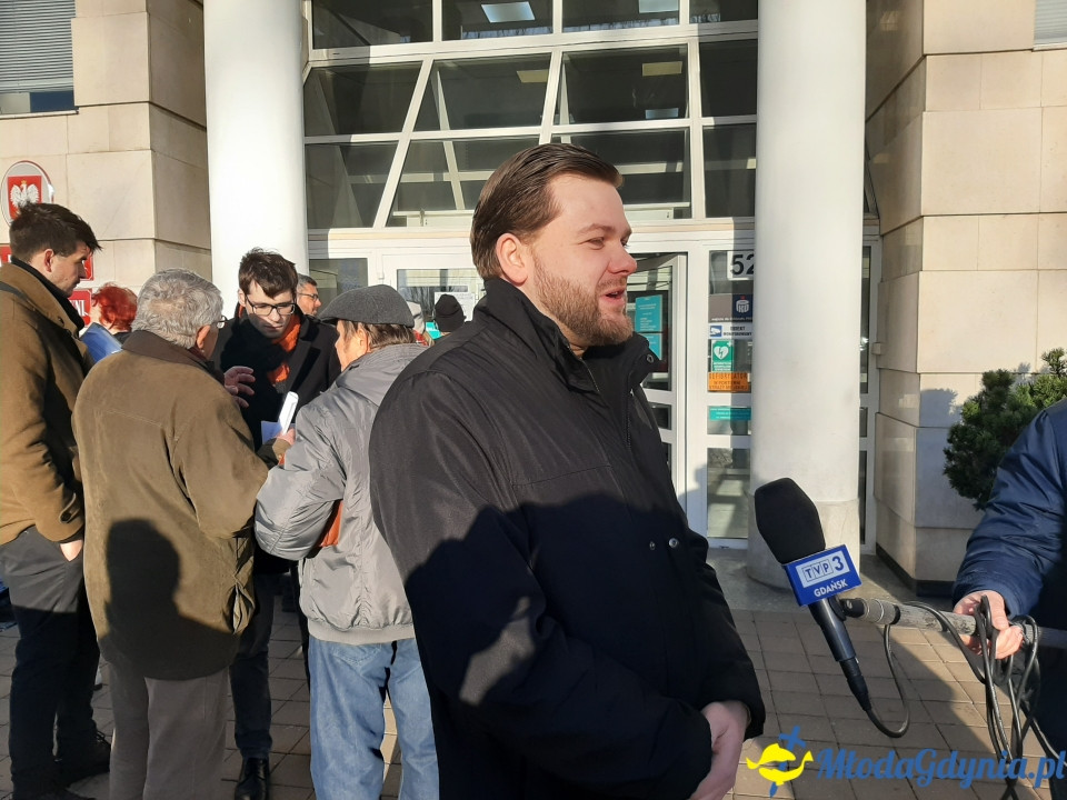 Protest przed UM podwyżki śmieci 09.12.2019