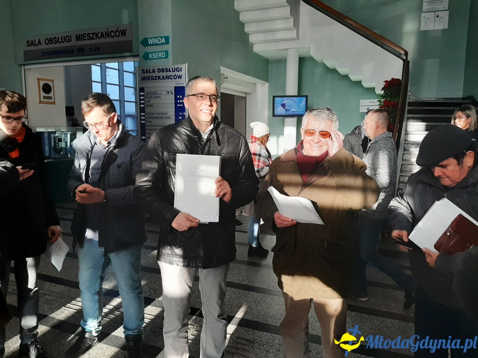Protest przed UM podwyżki śmieci 09.12.2019