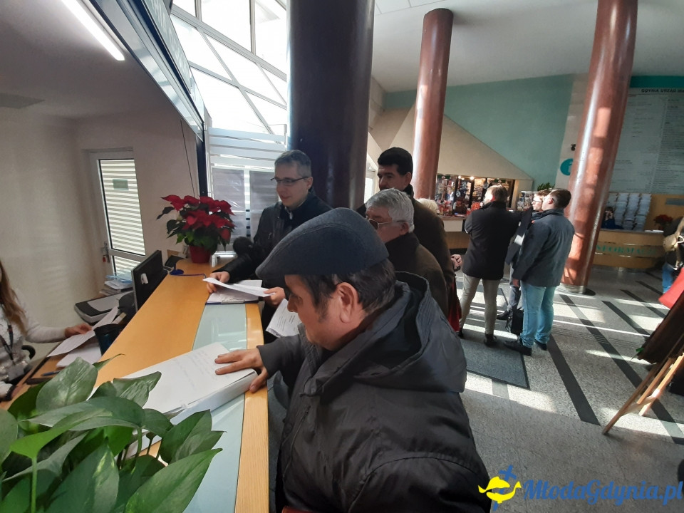 Protest przed UM podwyżki śmieci 09.12.2019
