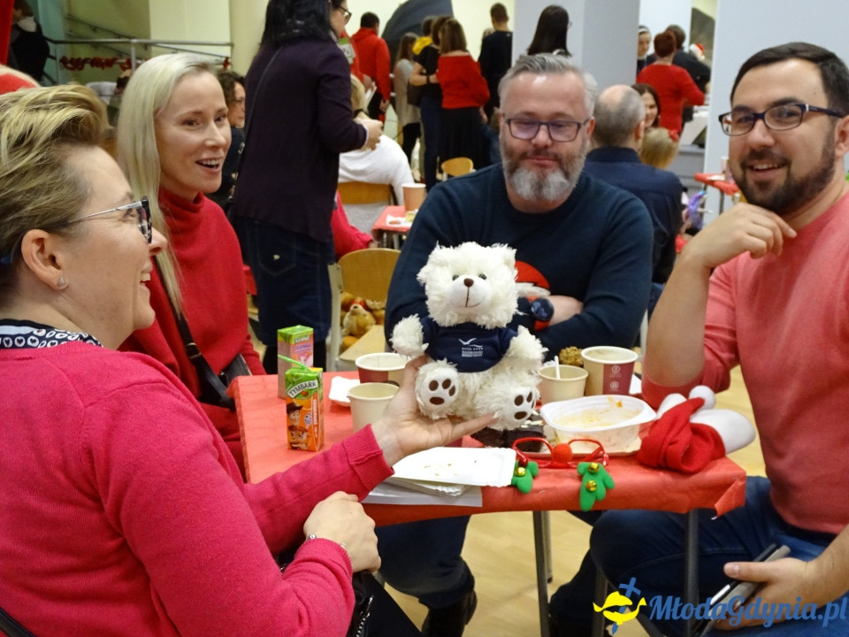 Charytatywne XV Mikołajki u Jezuitów - czyli z sercem dla Pana Sławka walczącego z chorobą nowotworową