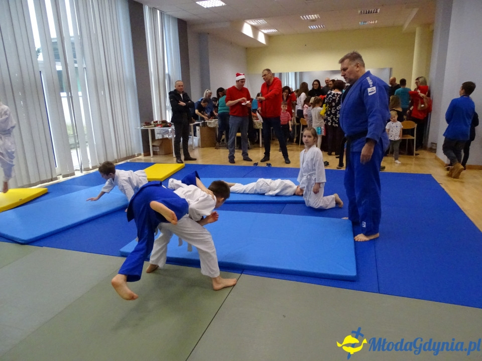 Charytatywne XV Mikołajki u Jezuitów - czyli z sercem dla Pana Sławka walczącego z chorobą nowotworową