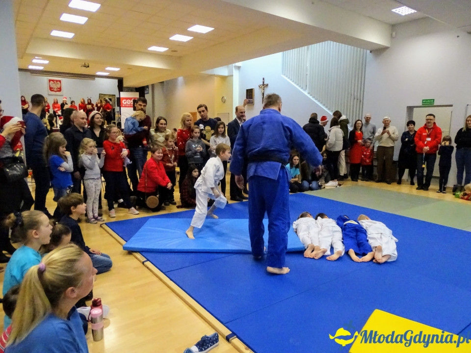 Charytatywne XV Mikołajki u Jezuitów - czyli z sercem dla Pana Sławka walczącego z chorobą nowotworową