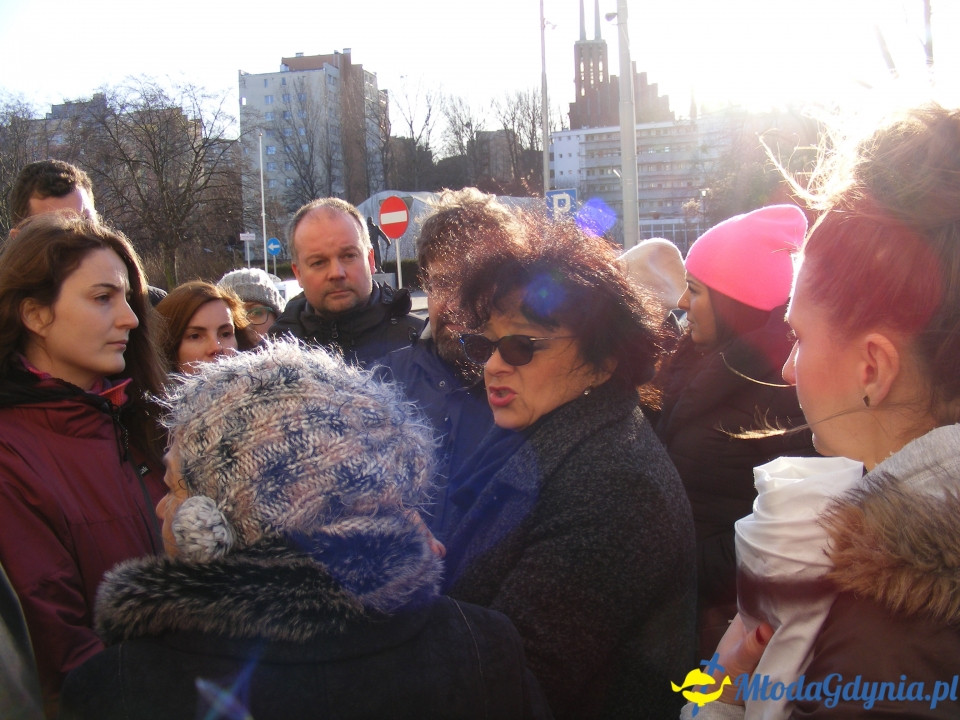 Protest rodziców SP 51 przed UM 18.12.2019