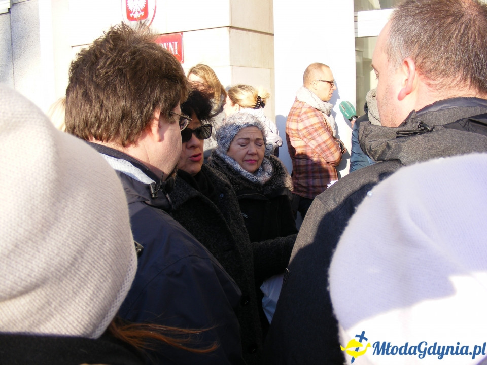 Protest rodziców SP 51 przed UM 18.12.2019